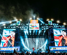 Roberta Miranda e Raça Negra transformam Pontal do Paraná em palco de grandes emoções