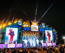 Roberta Miranda e Raça Negra transformam Pontal do Paraná em palco de grandes emoções