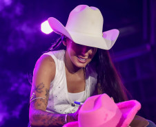 Ana Castela confirma status de fenômeno diante de 228 mil pessoas no Verão Maior Paraná