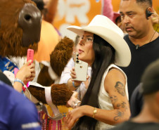 Ana Castela confirma status de fenômeno diante de 228 mil pessoas no Verão Maior Paraná