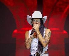 Ana Castela confirma status de fenômeno diante de 228 mil pessoas no Verão Maior Paraná