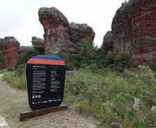 Parque Estadual de Vila Velha vira museu a céu aberto com projeto do MON