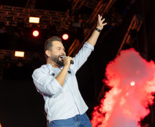 Diego & Arnaldo abrem último fim de semana do Verão Maior Paraná com show eclético em Pontal do Paraná