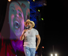 Diego & Arnaldo abrem último fim de semana do Verão Maior Paraná com show eclético em Pontal do Paraná