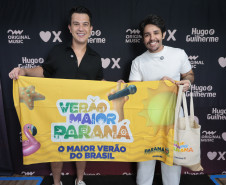 Hugo & Guilherme atraem 87 mil pessoas para as areias de Caiobá com hits icônicos