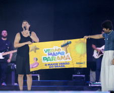 Hugo & Guilherme atraem 87 mil pessoas para as areias de Caiobá com hits icônicos