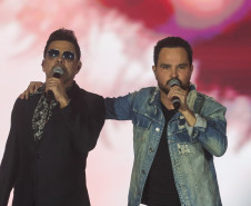 A dupla Zezé Di Camargo e Luciano durante a apresentação do seu show dentro da programação do Verão Maior Paraná, em Matinhos - 07/02/2026