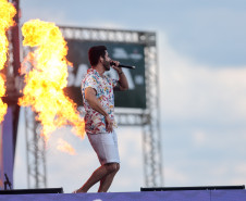 A dupla Israel e Rodolffo  durante  apresentação do seu  show  no Verão Maior Paraná, em Matinhos - 08/02/2026