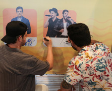 A dupla Israel e Rodolffo  durante  apresentação do seu  show  no Verão Maior Paraná, em Matinhos - 08/02/2026