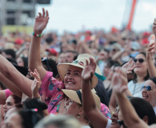 A dupla Israel e Rodolffo  durante  apresentação do seu  show  no Verão Maior Paraná, em Matinhos - 08/02/2026