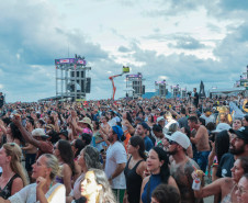 A dupla Israel e Rodolffo  durante  apresentação do seu  show  no Verão Maior Paraná, em Matinhos - 08/02/2026