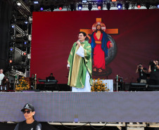 Padre Reginaldo Manzotti reúne 38 mil pessoas no último domingo do Verão Maior Paraná