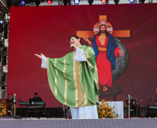 Padre Reginaldo Manzotti reúne 38 mil pessoas no último domingo do Verão Maior Paraná