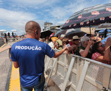 Padre Reginaldo Manzotti reúne 38 mil pessoas no último domingo do Verão Maior Paraná