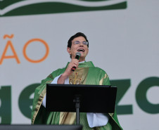 Padre Reginaldo Manzotti reúne 38 mil pessoas no último domingo do Verão Maior Paraná