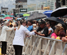 Padre Reginaldo Manzotti reúne 38 mil pessoas no último domingo do Verão Maior Paraná