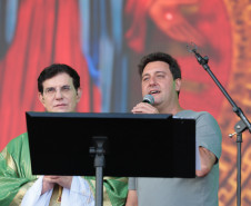 Padre Reginaldo Manzotti reúne 38 mil pessoas no último domingo do Verão Maior Paraná