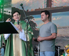 Padre Reginaldo Manzotti reúne 38 mil pessoas no último domingo do Verão Maior Paraná