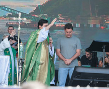 Padre Reginaldo Manzotti reúne 38 mil pessoas no último domingo do Verão Maior Paraná