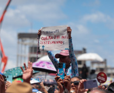 Padre Reginaldo Manzotti reúne 38 mil pessoas no último domingo do Verão Maior Paraná