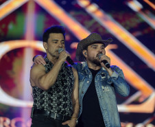 A dupla Zezé Di Camargo e Luciano durante a apresentação do seu show dentro da programação do Verão Maior Paraná, em Matinhos - 07/02/2026