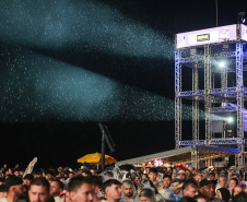 A dupla Zezé Di Camargo e Luciano durante a apresentação do seu show dentro da programação do Verão Maior Paraná, em Matinhos - 07/02/2026
