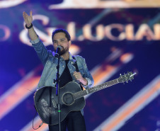 A dupla Zezé Di Camargo e Luciano durante a apresentação do seu show dentro da programação do Verão Maior Paraná, em Matinhos - 07/02/2026