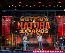 Diego & Arnaldo abrem último fim de semana do Verão Maior Paraná com show eclético em Pontal do Paraná