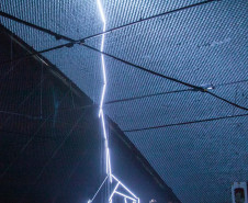 Novo miniauditório do MON é inaugurado com exposição de fotos de Dico Kremer