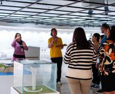 Programa Arte para Maiores explora a arquitetura do MON no mês de março