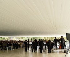 Mozart gratuito no MON, duas novas exposições e Vera Holtz estão na agenda cultural