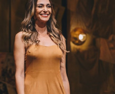 Mônica Martelli faz última apresentação de “Minha Vida em Marte” em Curitiba