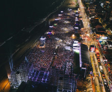 Aonde quer que eu vá: chuva, coral e emoção marcam show dos Paralamas em Matinhos