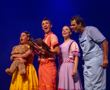 Governo do Paraná abre edital da 3.ª edição do programa Crianças no Teatro