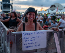 Clássicos do sertanejo no Verão Maior, Teodoro & Sampaio e Gian & Giovani agitam Pontal do Paraná