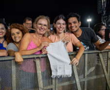 Clássicos do sertanejo no Verão Maior, Teodoro & Sampaio e Gian & Giovani agitam Pontal do Paraná