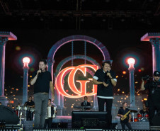 Clássicos do sertanejo no Verão Maior, Teodoro & Sampaio e Gian & Giovani agitam Pontal do Paraná