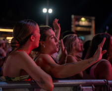 Clássicos do sertanejo no Verão Maior, Teodoro & Sampaio e Gian & Giovani agitam Pontal do Paraná