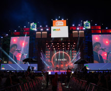 Clássicos do sertanejo no Verão Maior, Teodoro & Sampaio e Gian & Giovani agitam Pontal do Paraná