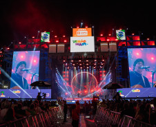 Clássicos do sertanejo no Verão Maior, Teodoro & Sampaio e Gian & Giovani agitam Pontal do Paraná