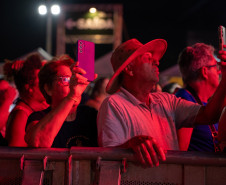 Clássicos do sertanejo no Verão Maior, Teodoro & Sampaio e Gian & Giovani agitam Pontal do Paraná