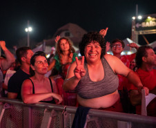 Clássicos do sertanejo no Verão Maior, Teodoro & Sampaio e Gian & Giovani agitam Pontal do Paraná