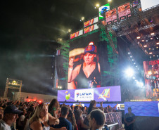 Clássicos do sertanejo no Verão Maior, Teodoro & Sampaio e Gian & Giovani agitam Pontal do Paraná