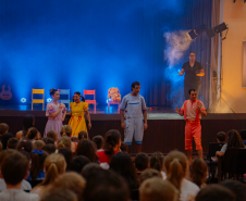 Governo do Paraná abre edital da 3.ª edição do programa Crianças no Teatro