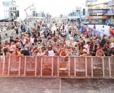 Aonde quer que eu vá: chuva, coral e emoção marcam show dos Paralamas em Matinhos