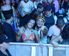 Reggae, praia e conexão: Inner Circle embala 153 mil pessoas em Matinhos