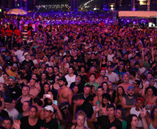 Reggae, praia e conexão: Inner Circle embala 153 mil pessoas em Matinhos