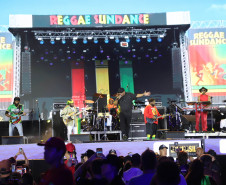 Reggae, praia e conexão: Inner Circle embala 153 mil pessoas em Matinhos