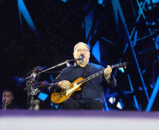 Aonde quer que eu vá: chuva, coral e emoção marcam show dos Paralamas em Matinhos