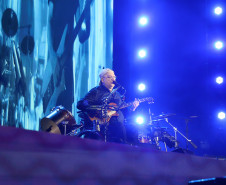 Aonde quer que eu vá: chuva, coral e emoção marcam show dos Paralamas em Matinhos